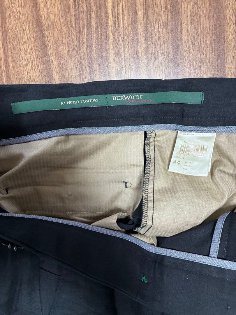 BERWICH SCOTCH 2プリーツ リネンコットン サイドアジャスター