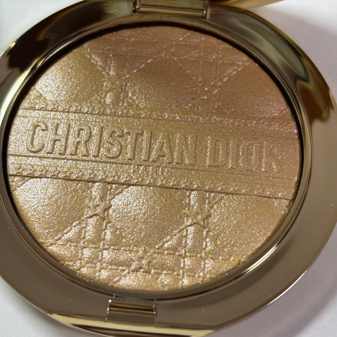 ディオールスキンフォーエバーグロウルミナイザー　ディオールスター　001