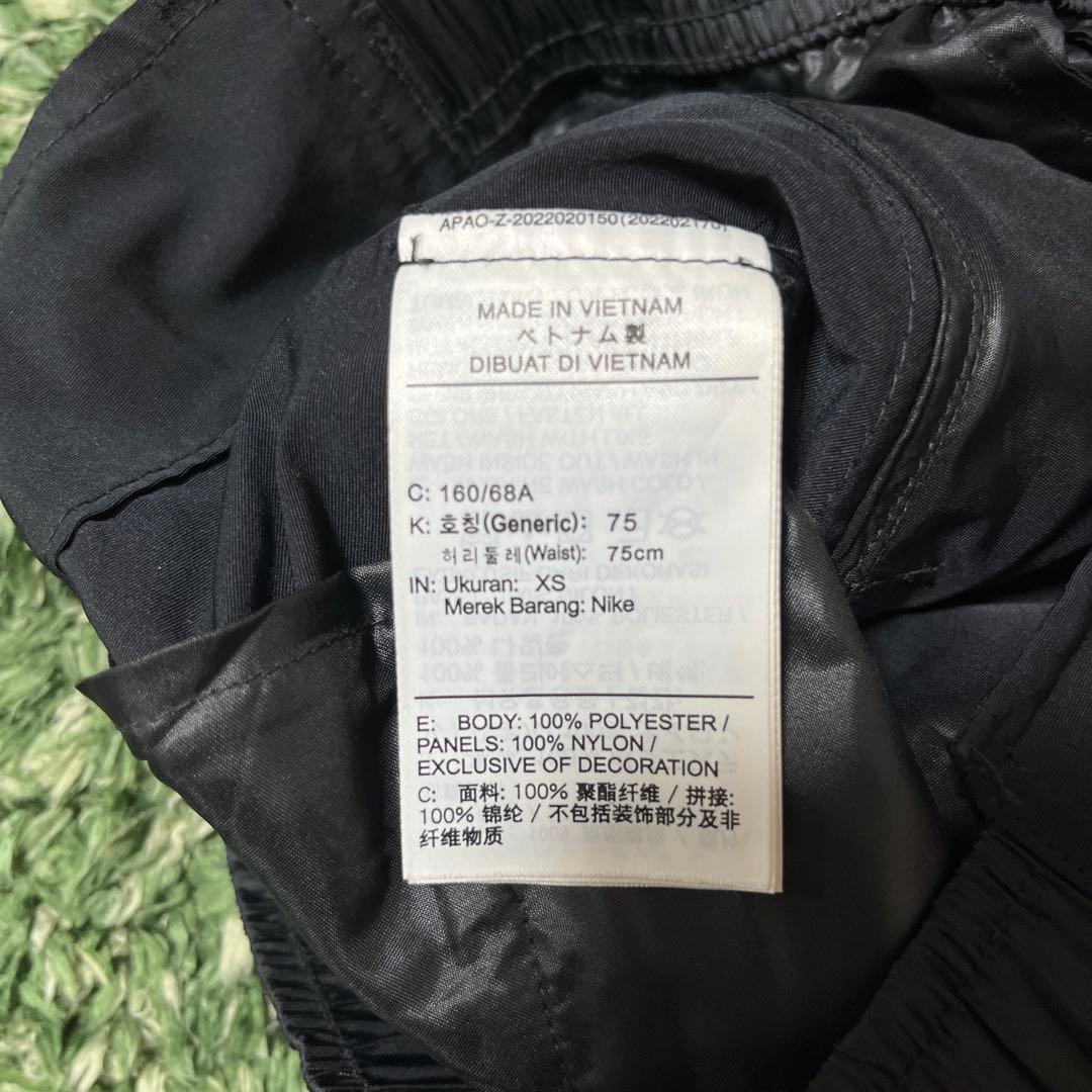✨レア✨sacai × NIKE ブラックカーゴ　ナイロンパンツ　レディース