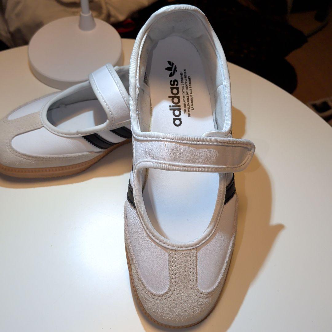 adidas サンバジェーン サイズ24.5ホワイト/ブラック