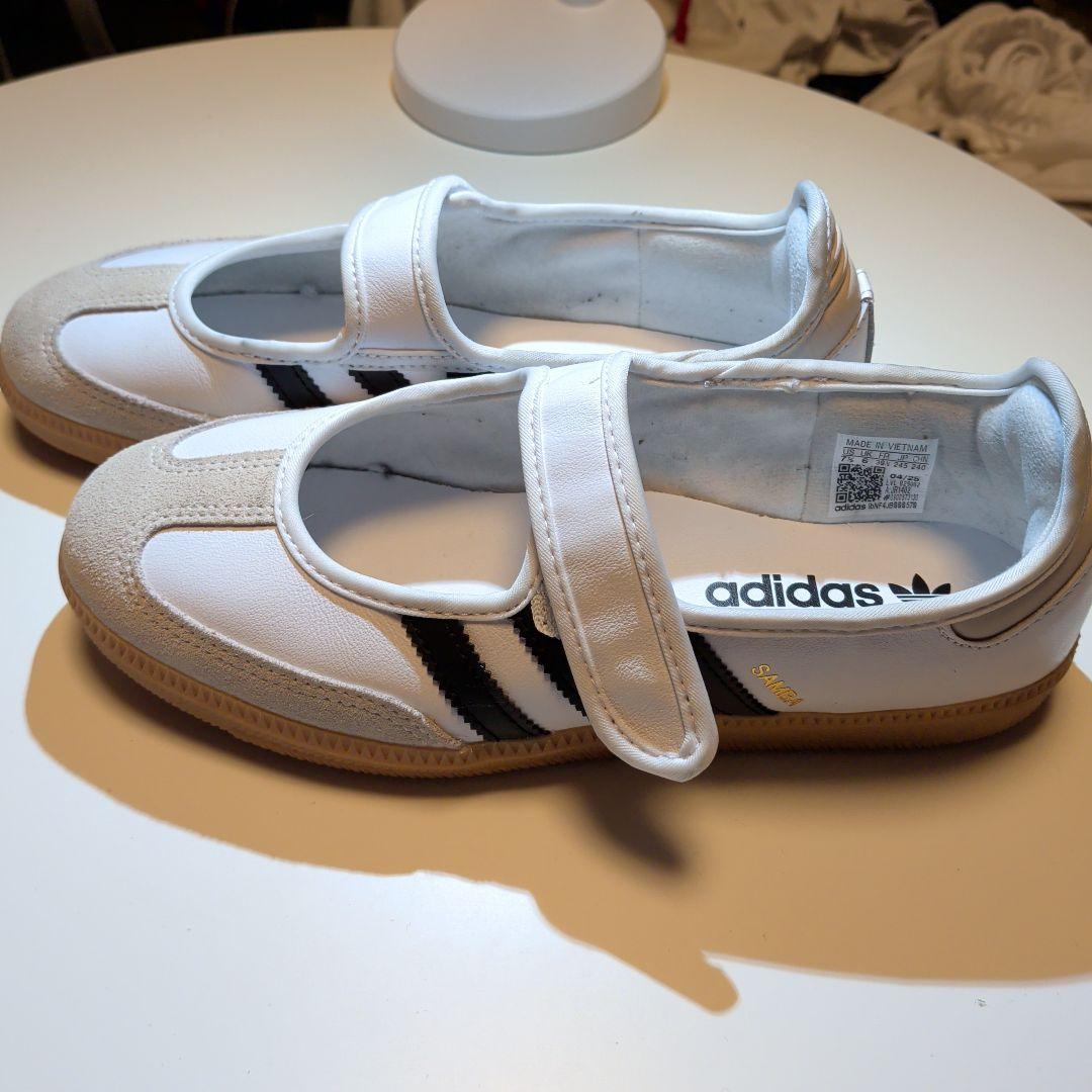 adidas サンバジェーン サイズ24.5ホワイト/ブラック