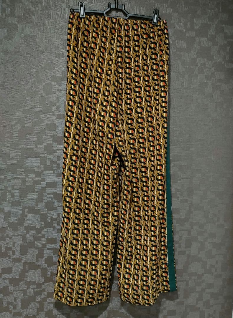 【✨新品タグ付き✨】HARDY NOIR◎CATS PRINT ラインパンツ