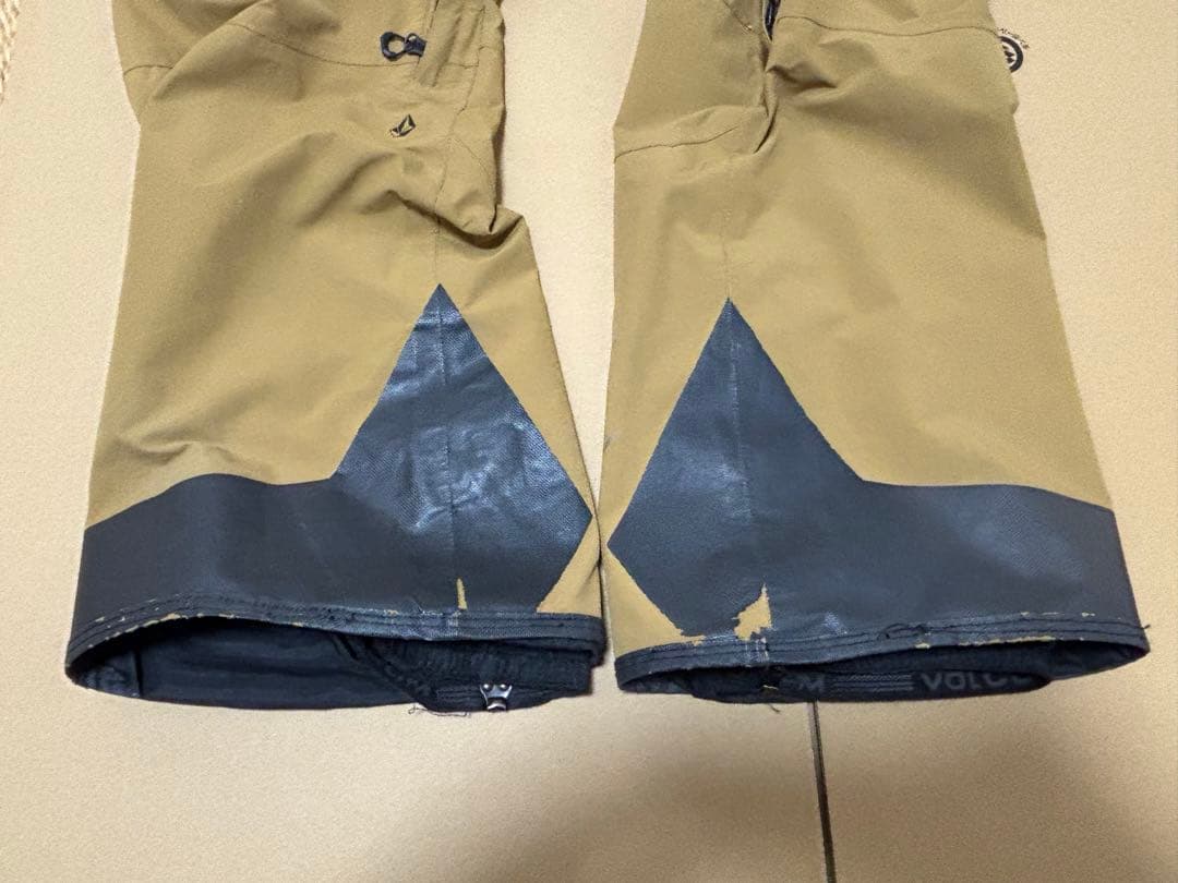 VOLCOM【ボルコム】メンズ　Mサイズ　RAIN GORE-TEX ビブパンツ