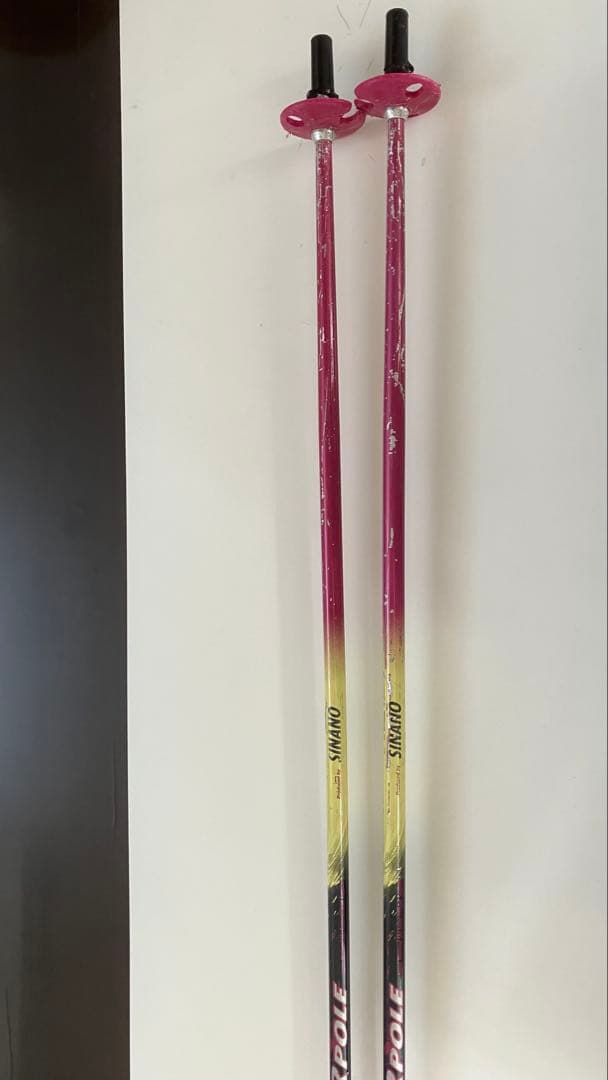 ATOMIC ピンク スキー板とスキーポールセット