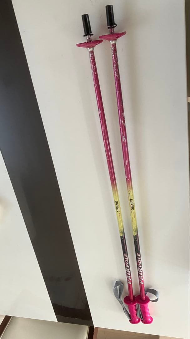 ATOMIC ピンク スキー板とスキーポールセット