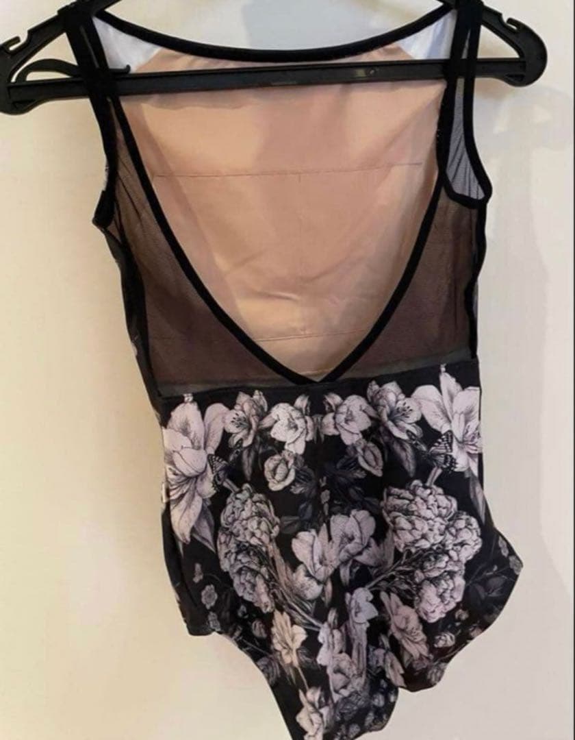 お得 新品 unoa L size ウノア レオタード バレエ