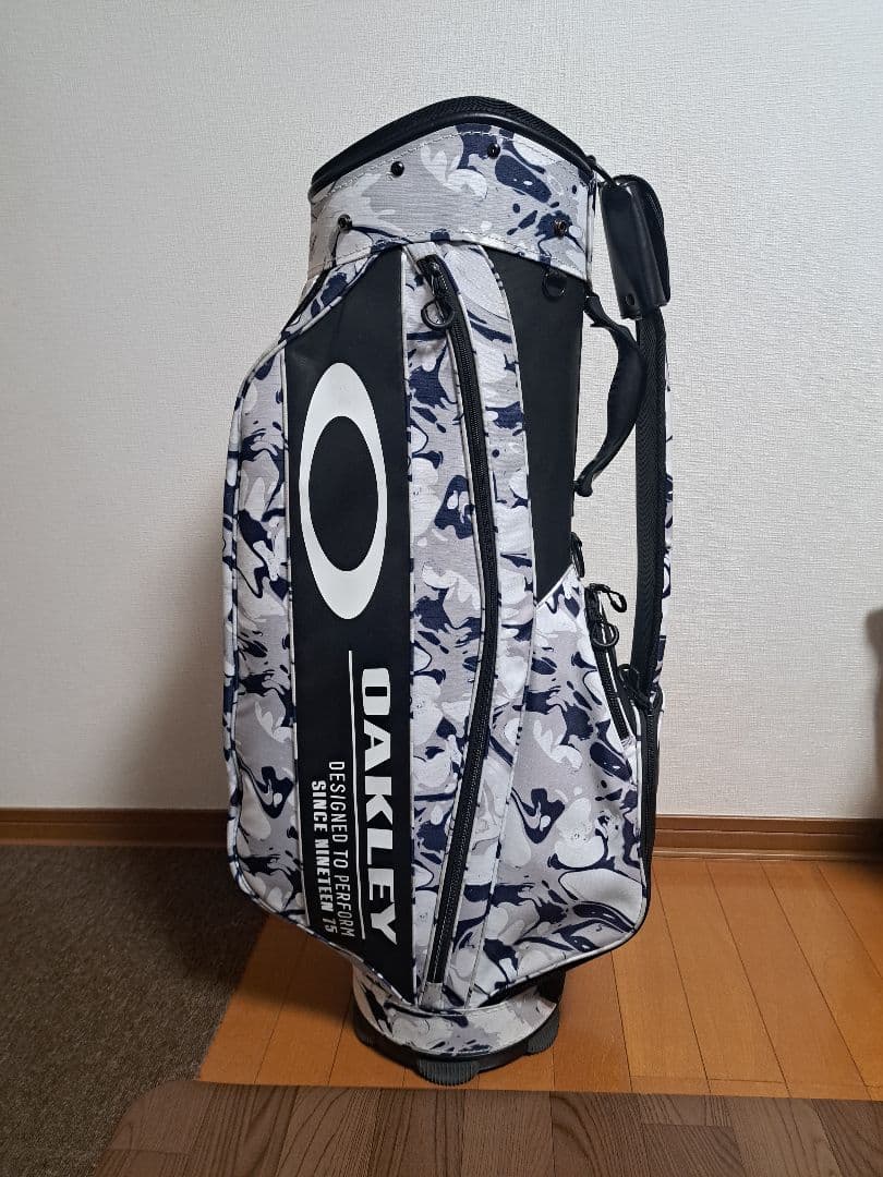 OAKLEY 迷彩柄 キャディバッグ