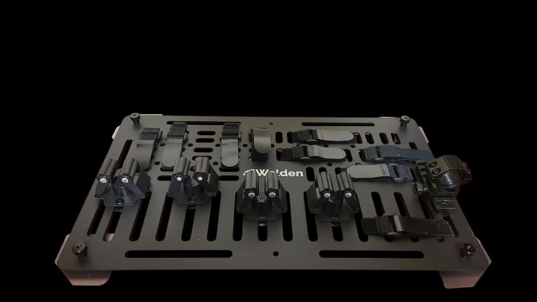 ○新品送料込○25L～30L アルミコンテナ 用 蓋裏パネル 穴あけ対応 Amazon.