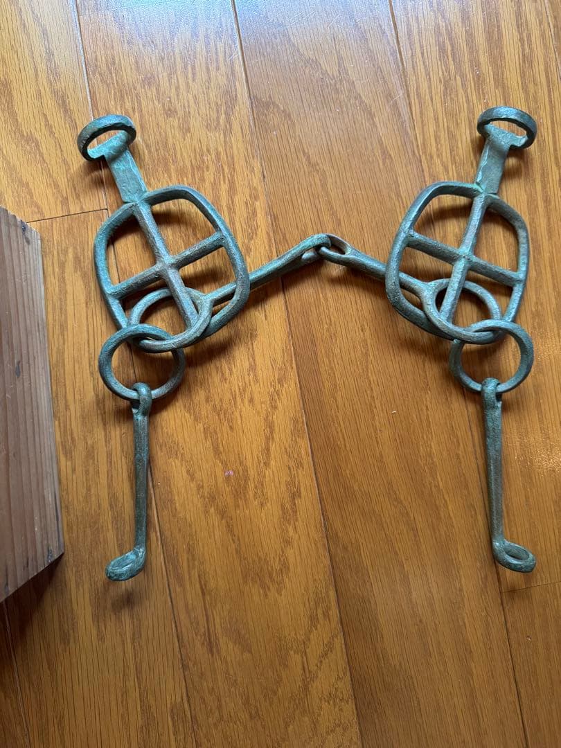 アンティーク　花留め　轡　クツワ　鉄製　生花　花立