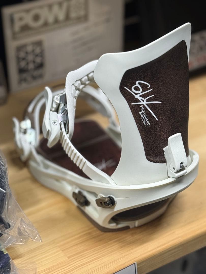 かん様 SLY α Mサイズ 25-26 今年でたグラトリバイン 新品未使用