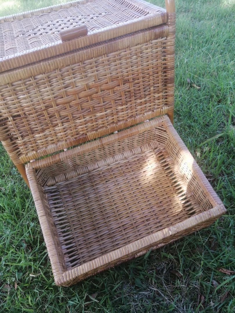 レトロ　ラタン　キャスター付き　脱衣かご　ラック　カゴ　バスケット　ランドリー