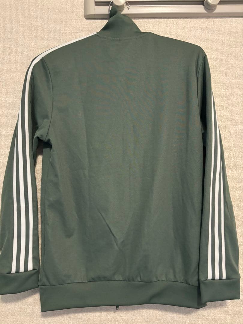 【最終値下げ！】アディダス トラックジャケット カーキグリーン Mサイズ
