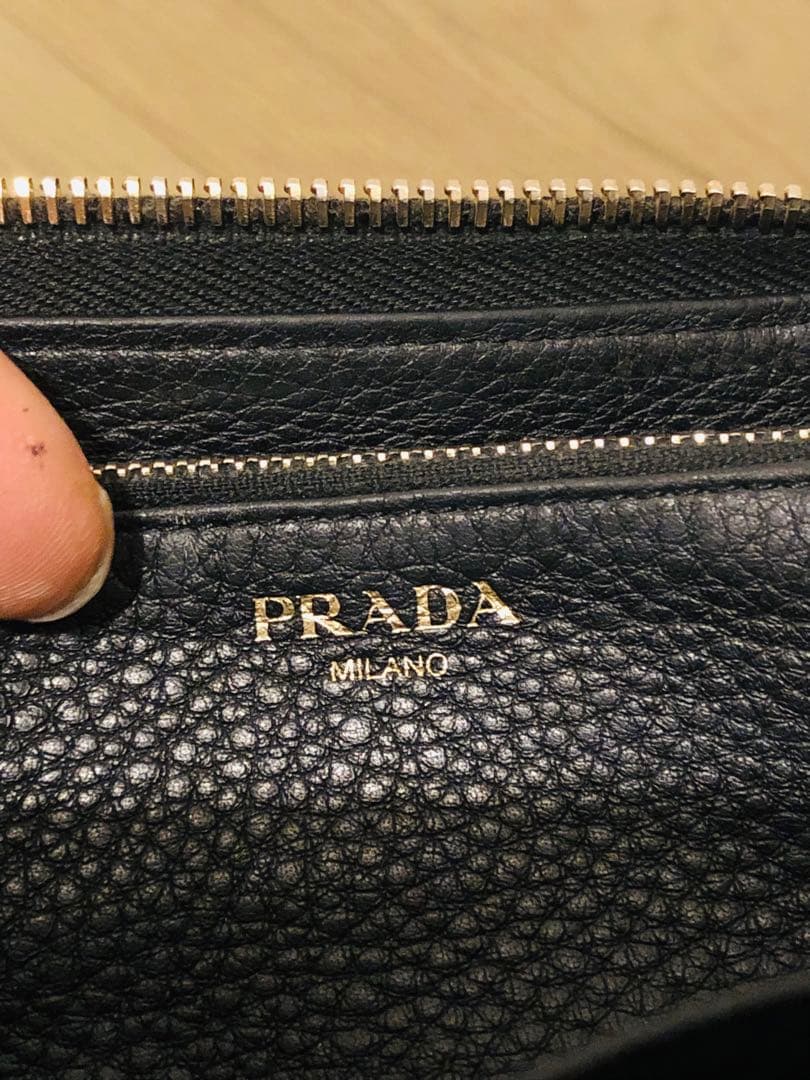 PRADA ブラック レザー 長財布