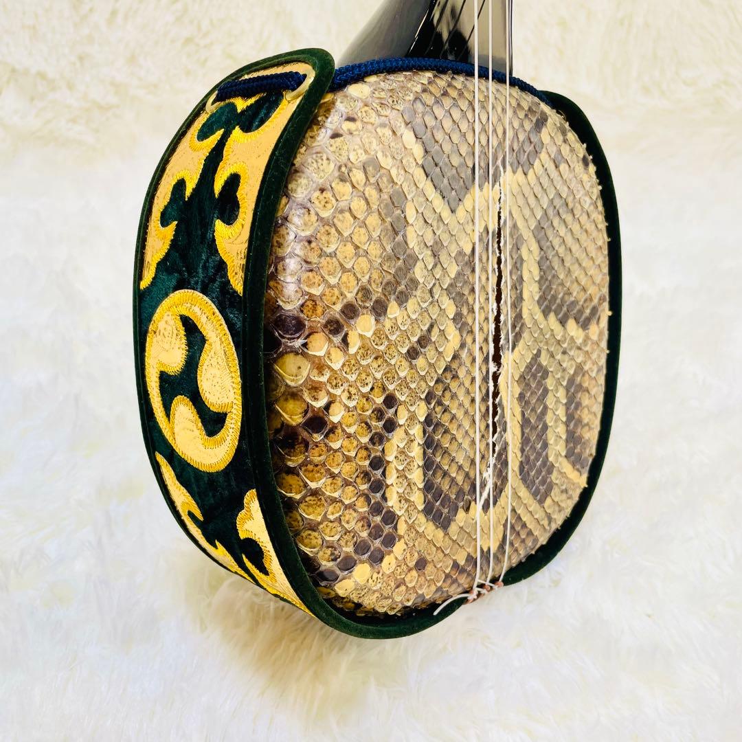 現状品　沖縄三線　蛇皮　ヘビ皮　ケース付き　爪　三味線