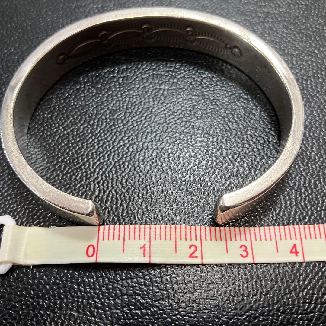 シルバーゴールドエンボスバングル