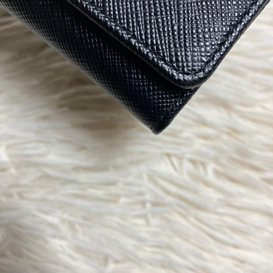 【未使用】 近年モデル プラダ メタルロゴ キーケース サフィアーノ 付属品完備