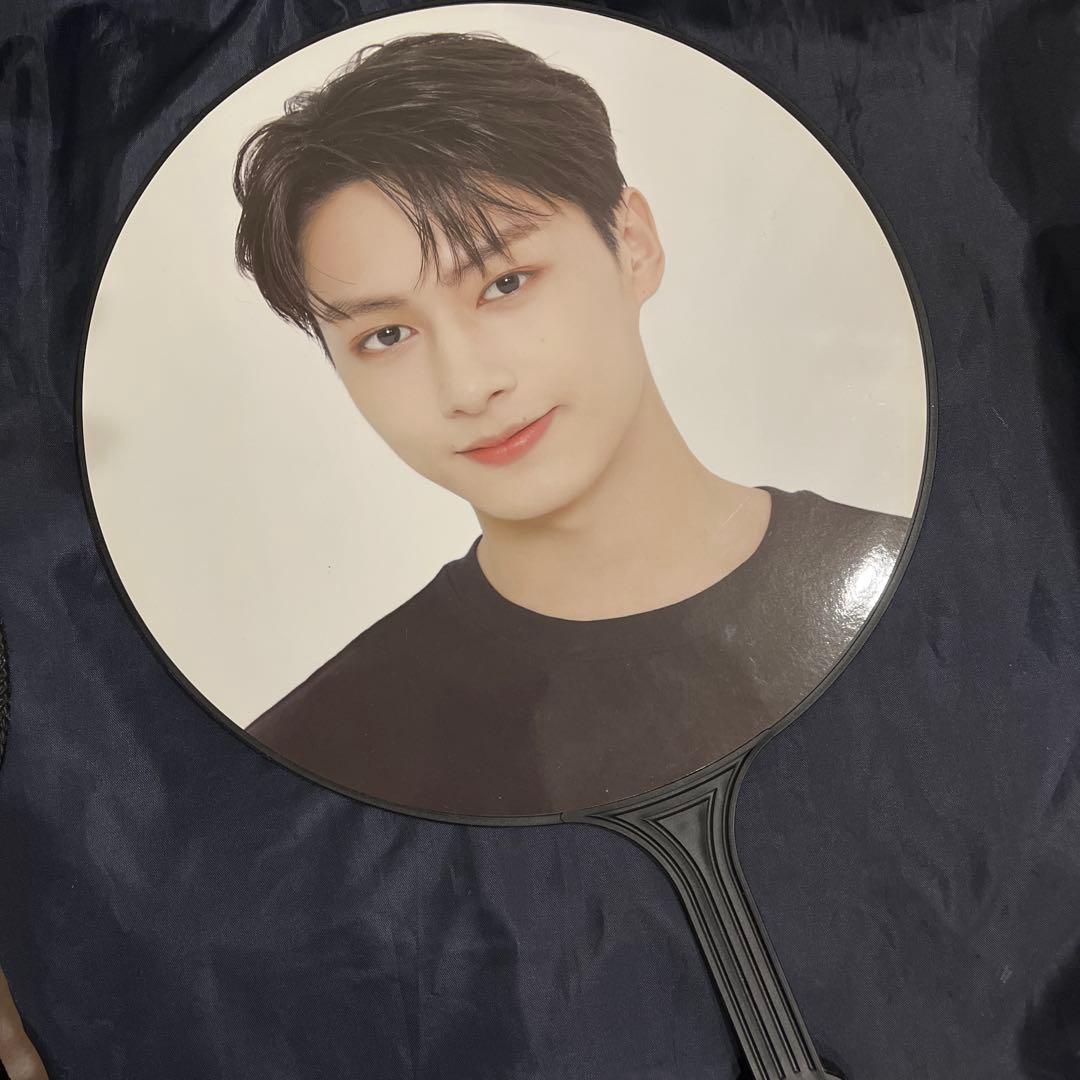 SEVENTEEN JUN うちわ 3点セット - メルカリ