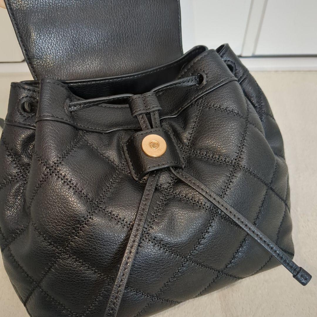 極美品 トリーバーチ ウィラ リュック キルティング ゴールド ロゴ ブラック