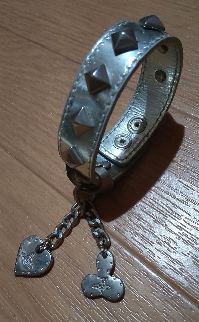 Vivienne Westwood　スタッズバングル
