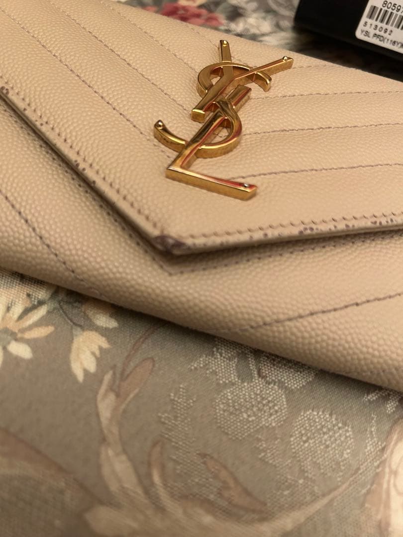 イブサンローラン　カサンドラ　マトラッセ　長財布　ベージュ