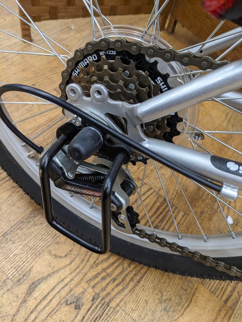 U079　美品　 折りたたみ自転車　サスペンション　6段変速 20インチ