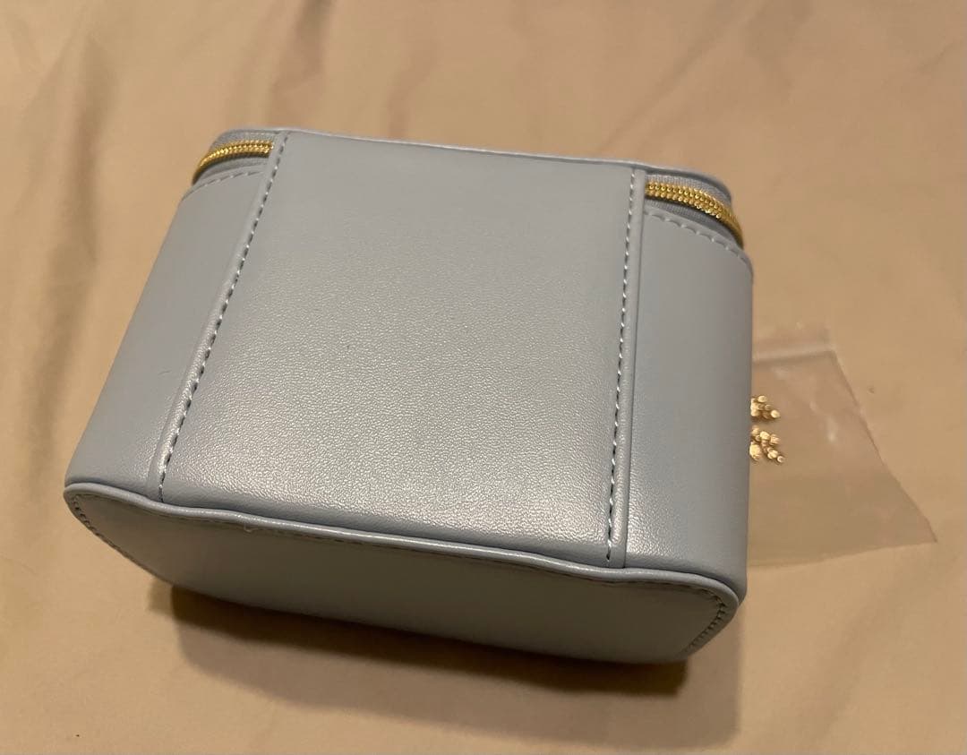 クレドポーボーテ　ホリデー限定　ポーチ　アイシャドウパレット　リップ