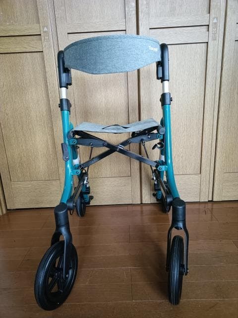 良品 TacaoF テイコブマルシェ WAW24-BL 折畳み 歩行車 シニア