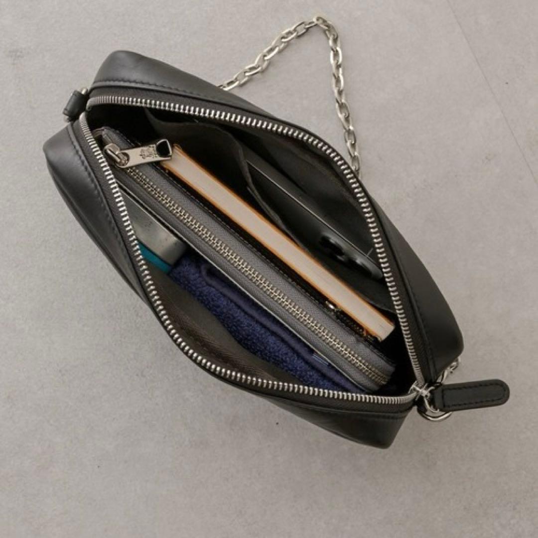 ear PAPILLONNER 《牛革》エンボス ショルダーバッグ ブラック