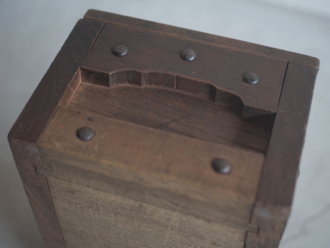 千両箱　賽銭箱　木箱　収納　箱　骨董　古家具　古道具　アンティーク　江戸　明治