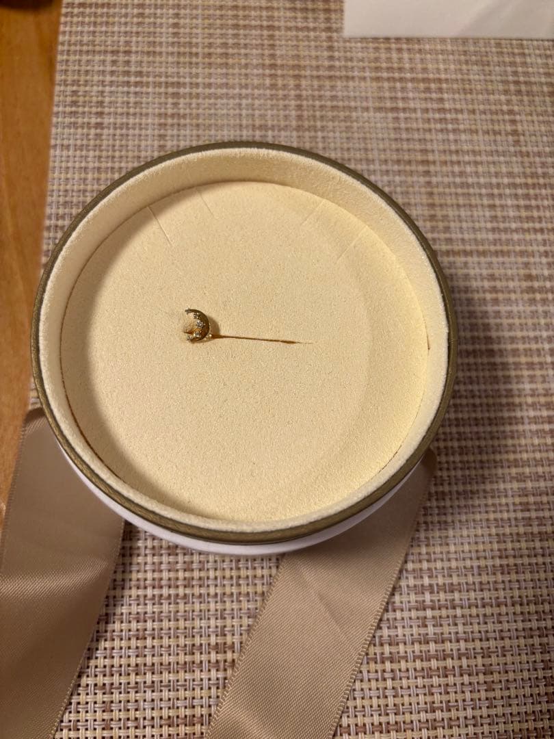 AHKAH ルネール ピアス 18Kイエローゴールド ダイヤモンド　ムーンピアス