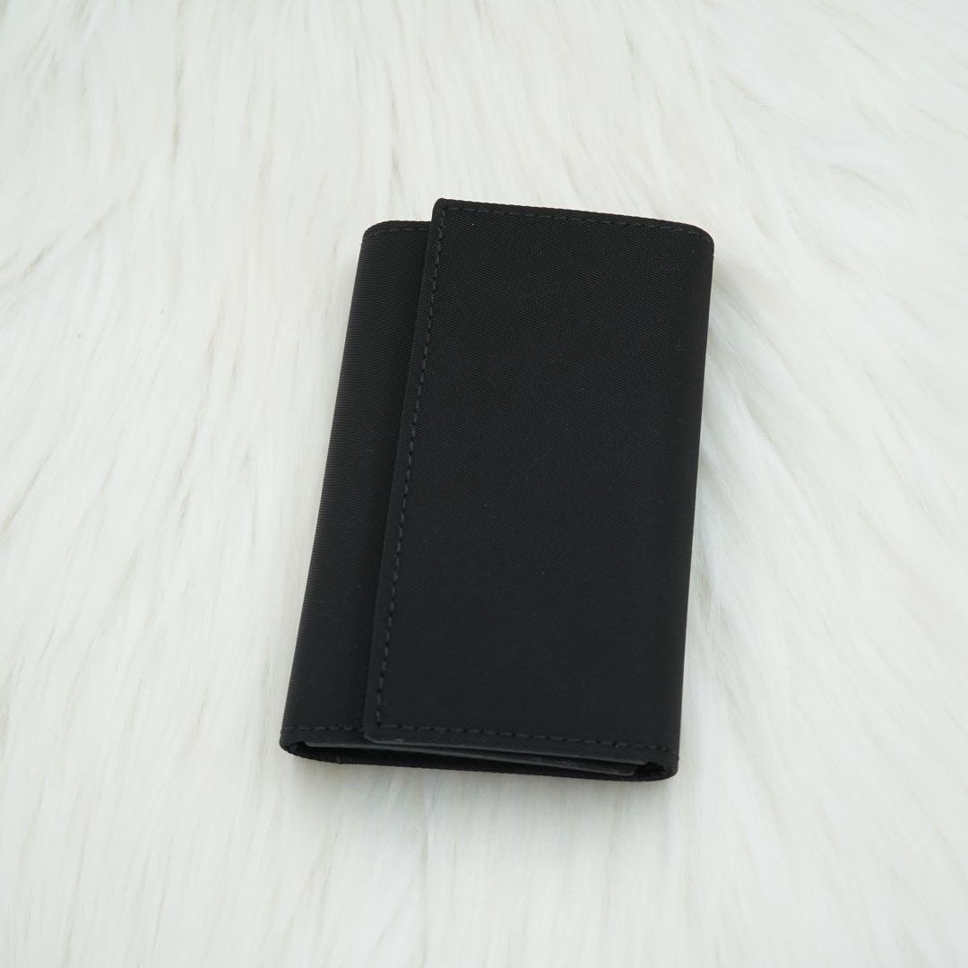 新品未使用品　箱・カード付き　PRADA プラダ　キーケース　三角プレート　黒