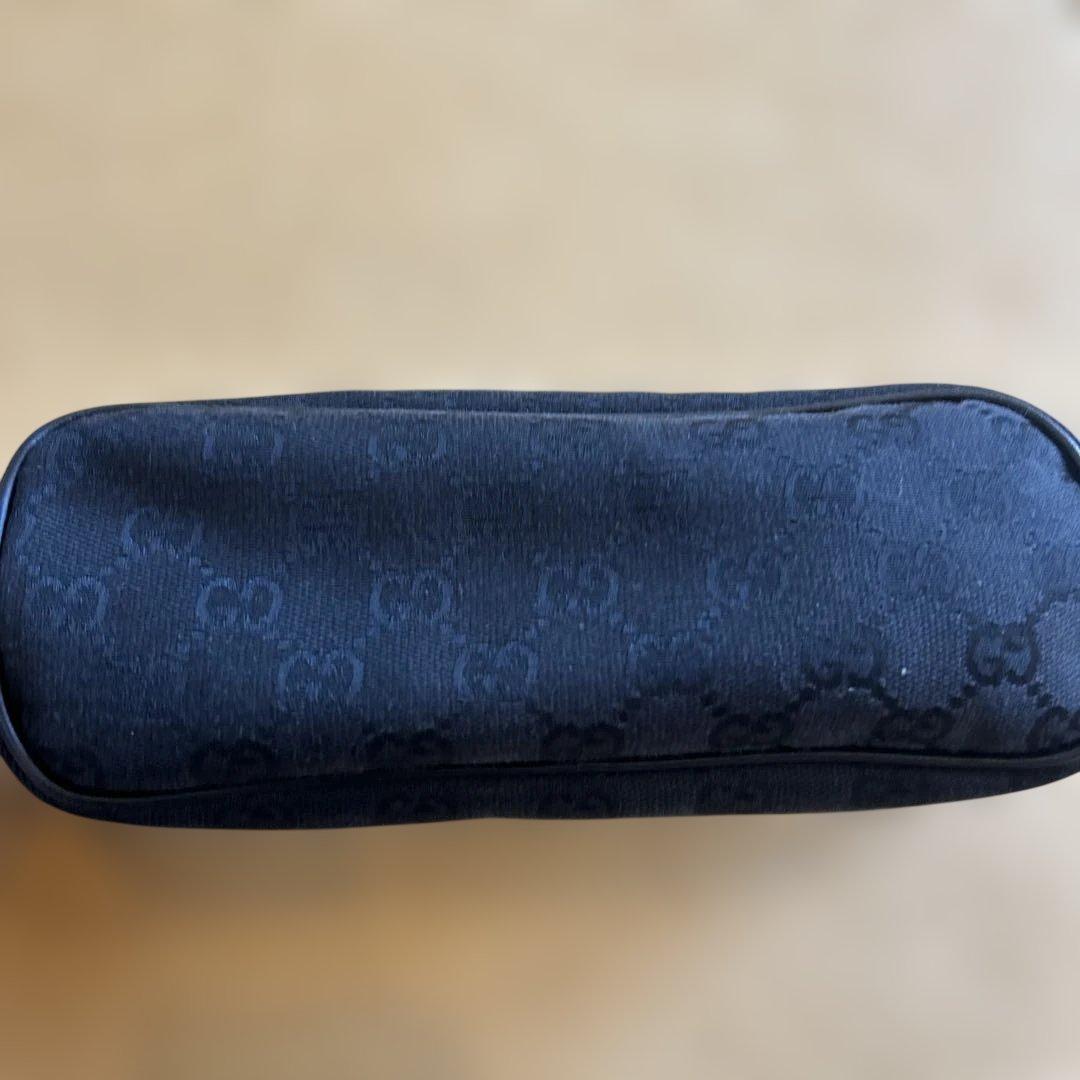 GUCCI 新品ブラック ポーチ ショルダーストラップ付き