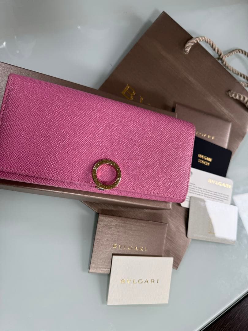 KIMIJIMA 黒いレザーバケットバッグ ゴールド金具付き 縦スエードデザイン