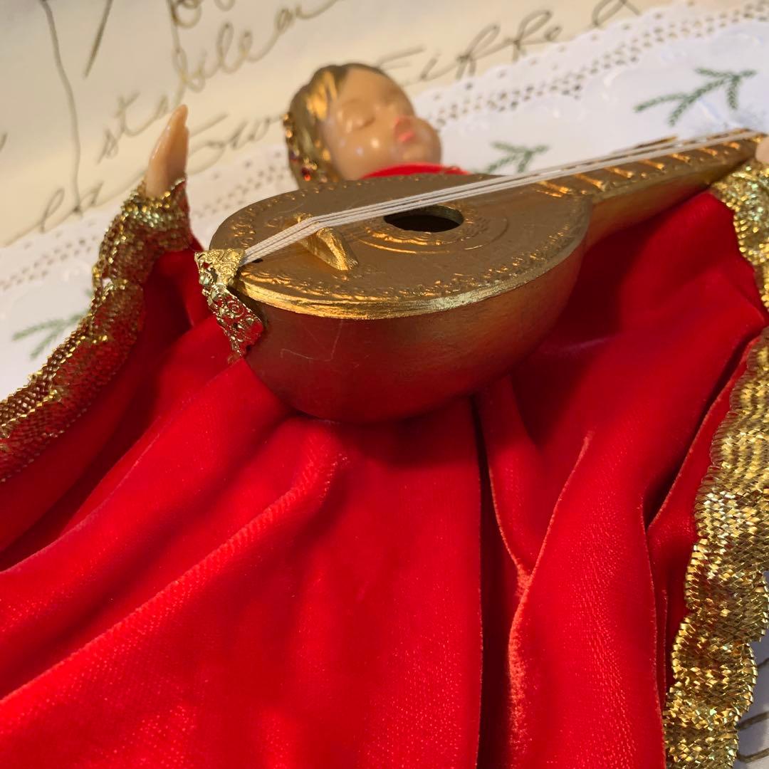 西ドイツ製　大型のkoestelのビンテージ手作赤い服着たマンドリンを弾く天使！