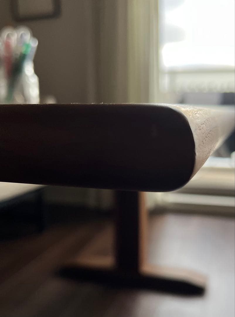 ACTUS ウォールナット無垢材のダイニングテーブル