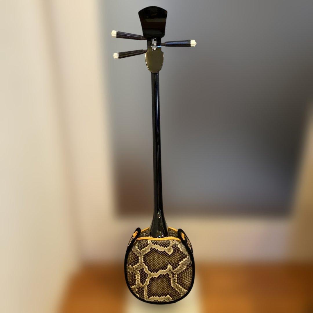 【ほぼ新品・美品】平田三線 蛇皮 ケース付き沖縄三味線・三味線デビュー初心者