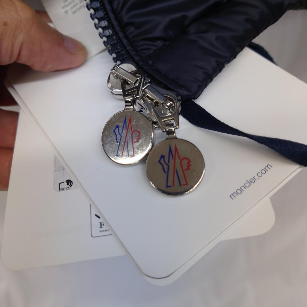 美品 モンクレール Moncler ブラック ライトダウンジャケット 2021年