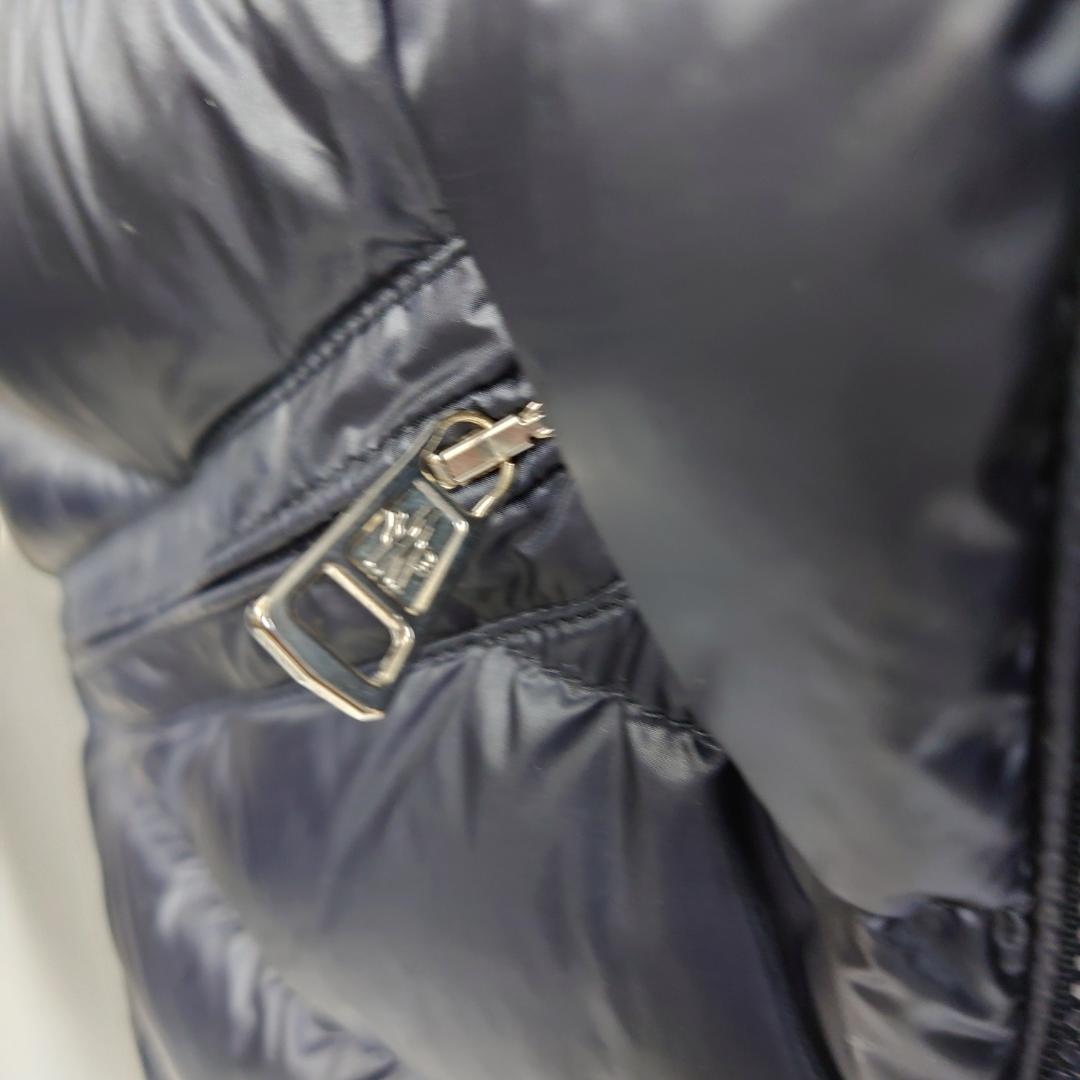 美品 モンクレール Moncler ブラック ライトダウンジャケット 2021年