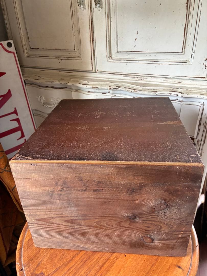 イギリス　アンティーク　キャビネット　家具　引き出し　ドロワー　チェスト　収納