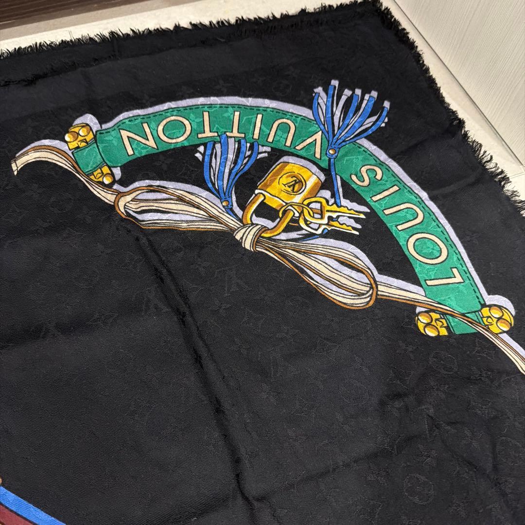 Louis Vuitton 大判ストール 黒　百貨店購入