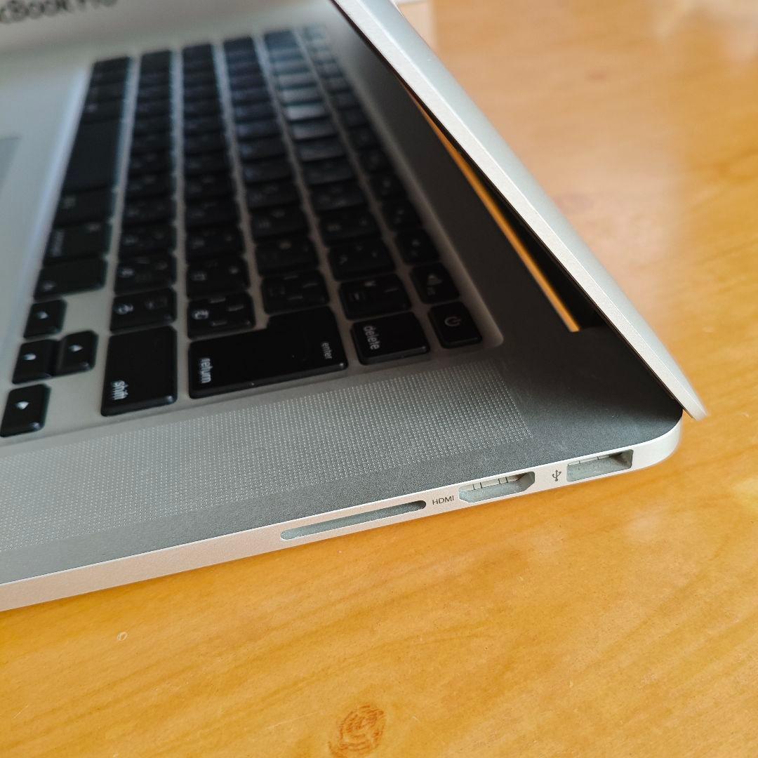 【良好】Apple Macbook pro 15インチ 充電器、箱付