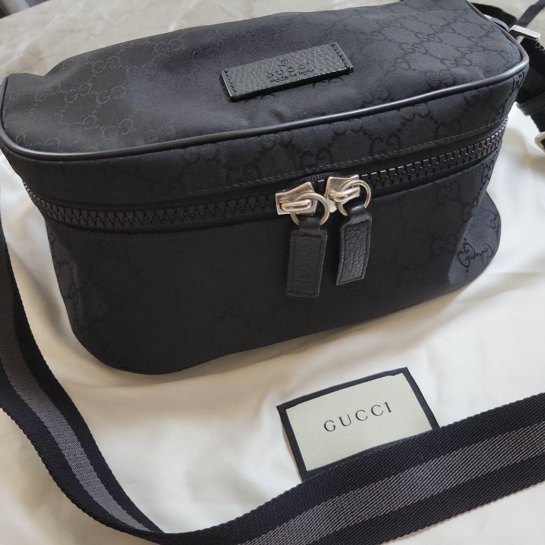 GUCCIボディーバッグ
