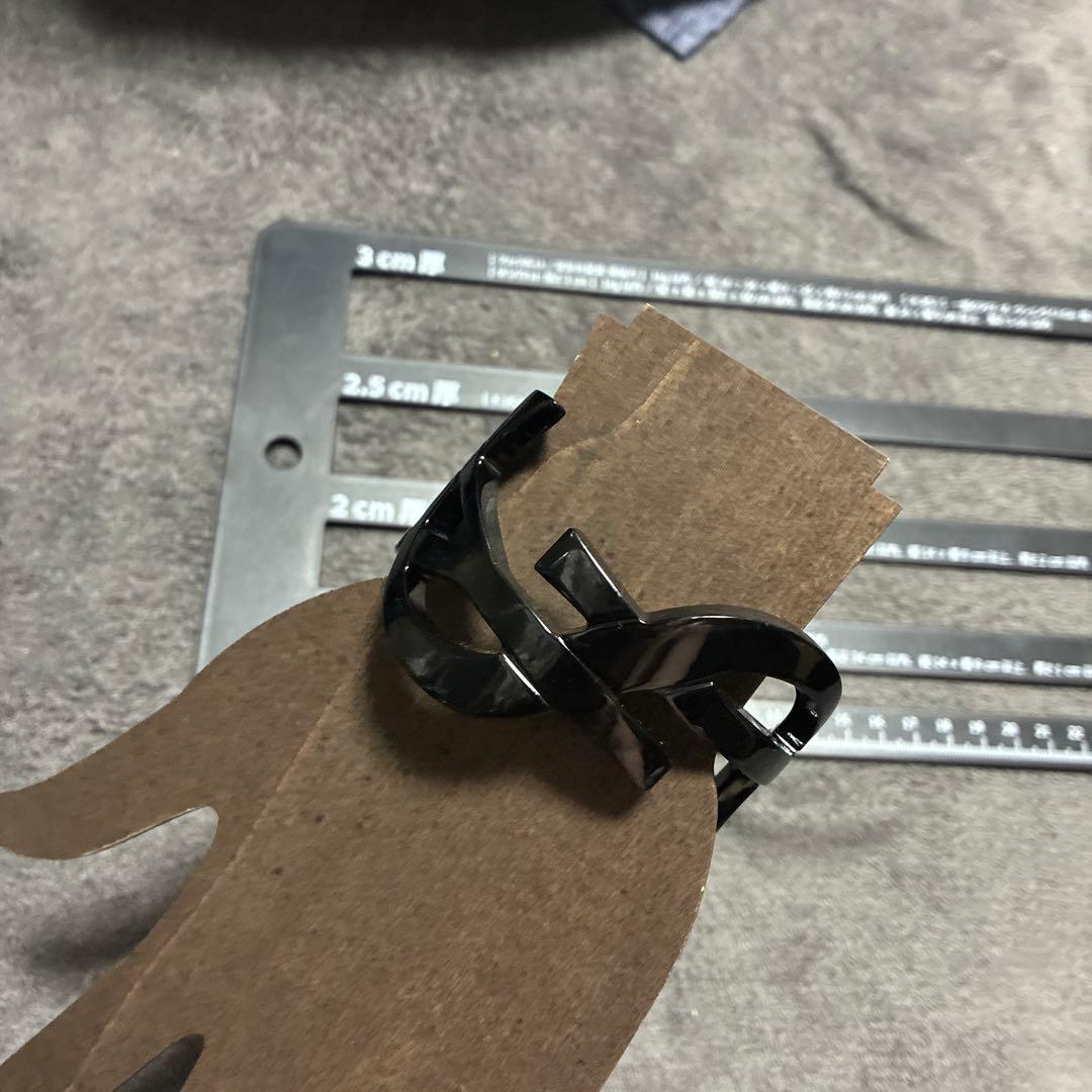 サンローラン　カサンドラ　ロゴ　ysl バングル　ブレスレット　0710