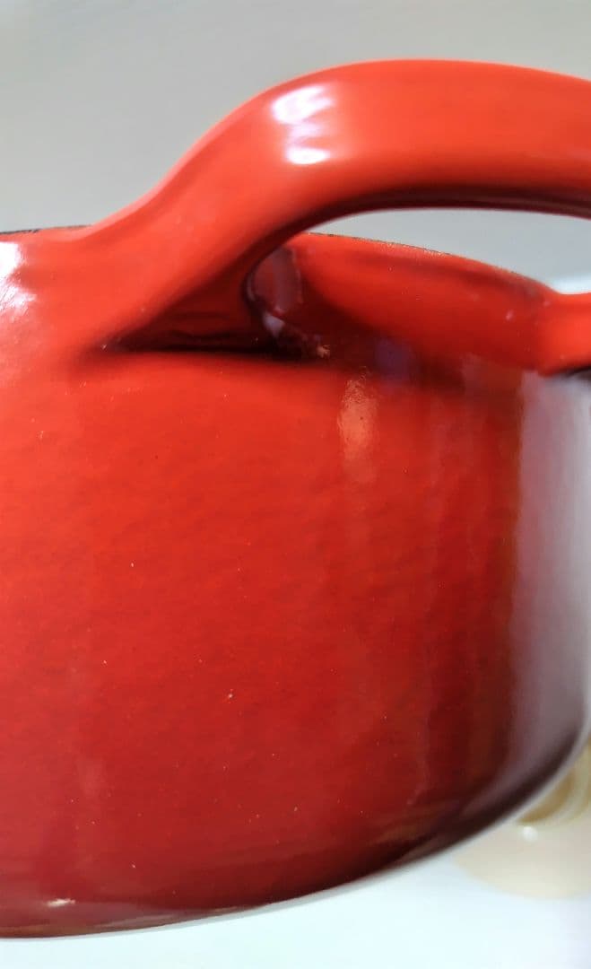 ル・クルーゼ　シグニチャー・ココットロンド18cm チェリーレッド　新品・未使用