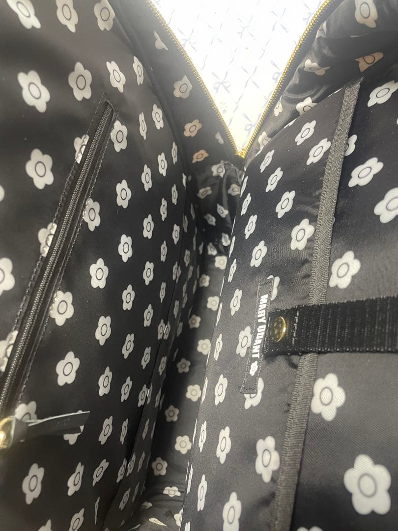 マリークワント MARY QUANT スクエアマルチファンクション リュック