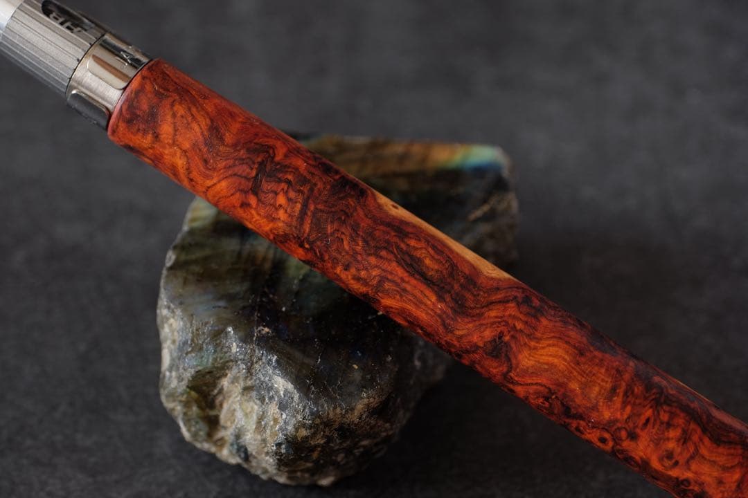 PG5木軸カスタム0213　高村杢工房 製図用シャープペンシル　極上花梨瘤紅白