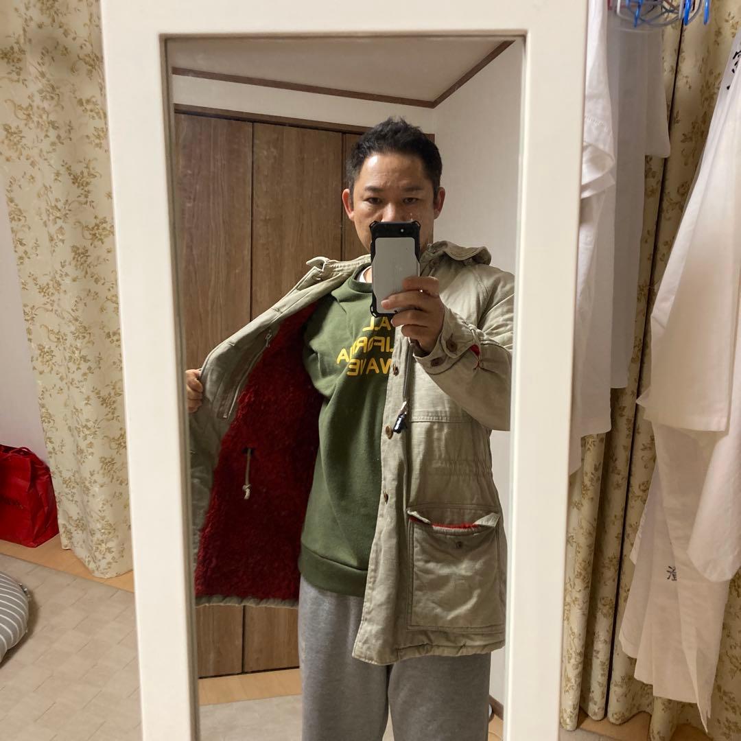 ハリウッドランチマーケット　ミリタリージャケット　　ボア　赤　毛糸