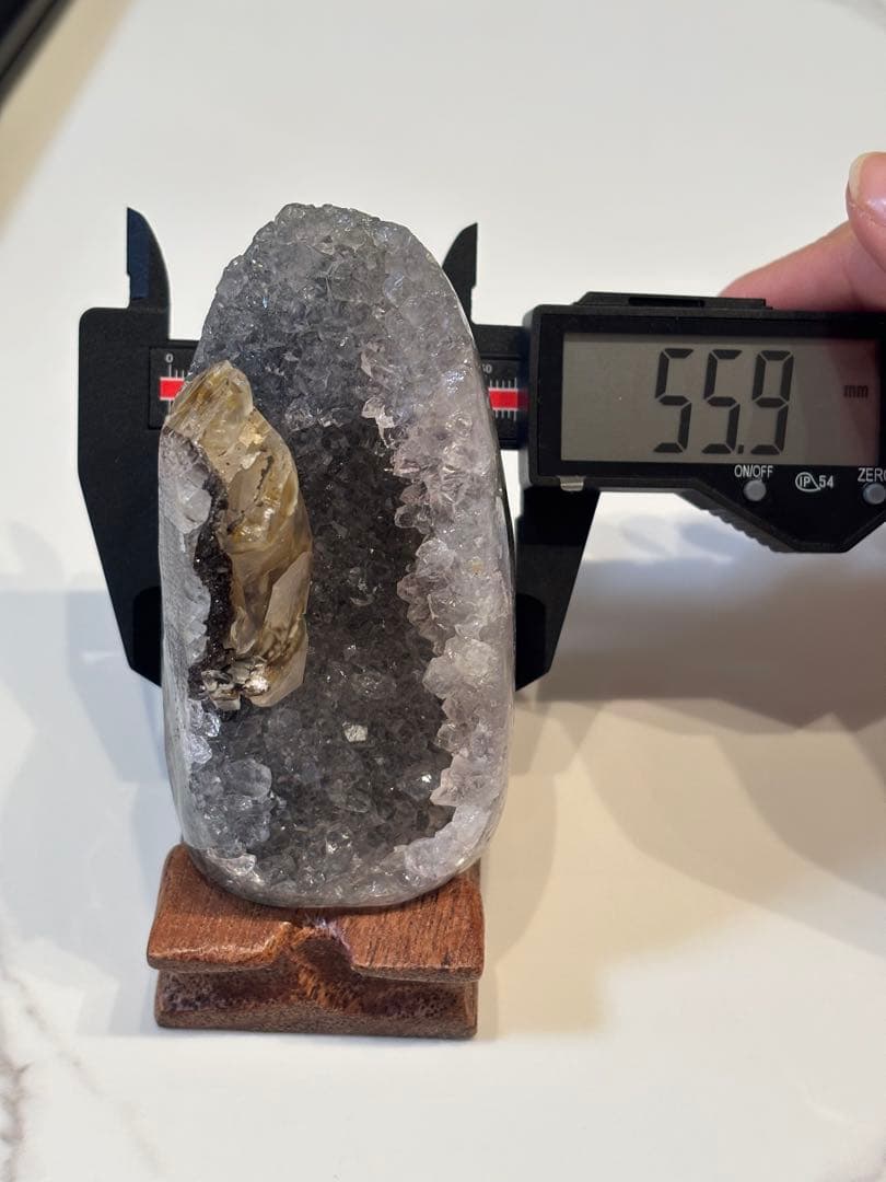 天然水晶原石 木製台座付き