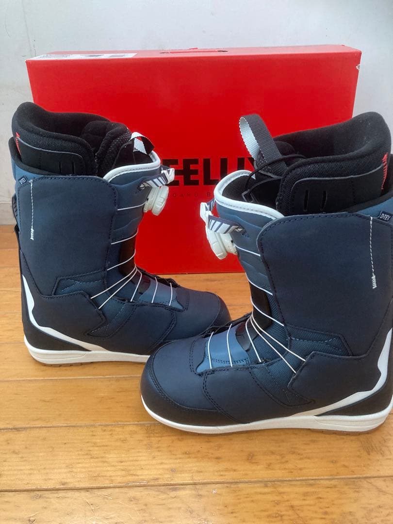 ディーラックス　スノーボードブーツ　　　　　ディーモン　24.5cm