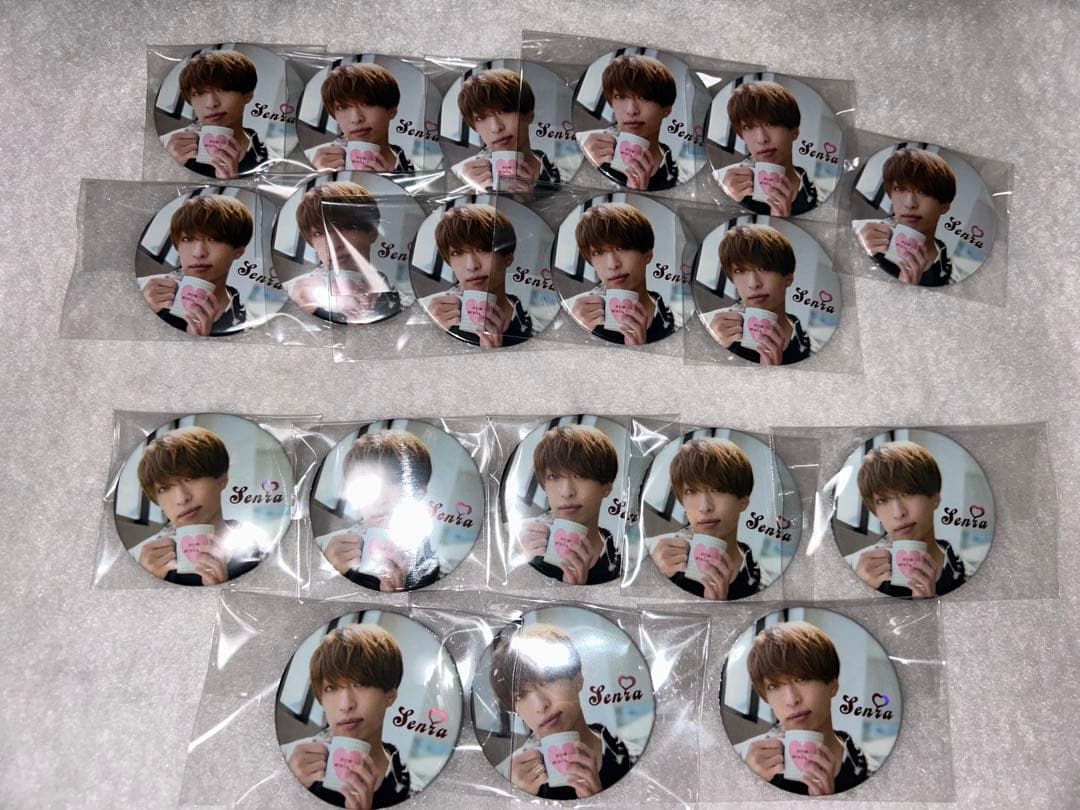 鬼滅の刃 AGF 2025 アクリルスタンド ホログラム缶バッジ 我妻善逸